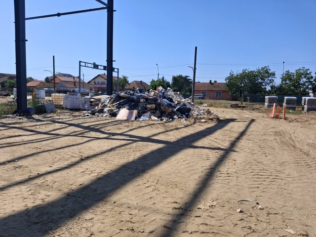 Amendă de 50.000 de lei pentru depozitarea neconformă a deşeurilor pe şantierul stadionului construit de Primăria Timişoara - FOTO