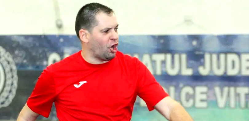 Scandalul de trucare a unui meci din Liga a III-a ajunge și în fotbalul vâlcean. Un fost antrenor de la Horezu și un jucător ajuns la Budești, suspendați de FRF