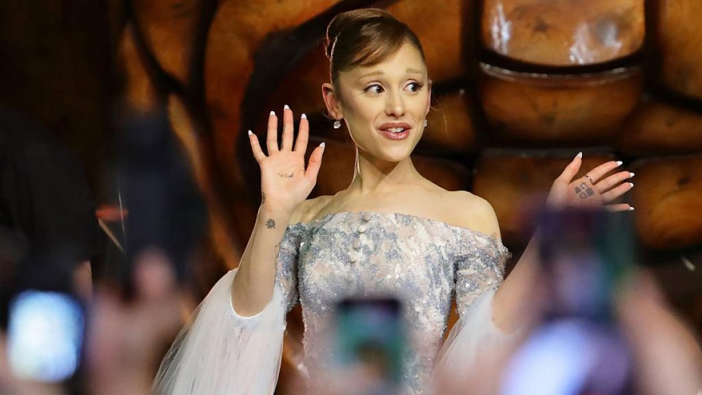 ​Ariana Grande a dat în judecată doi hackeri care i-au pus melodii nelansate pe dark web