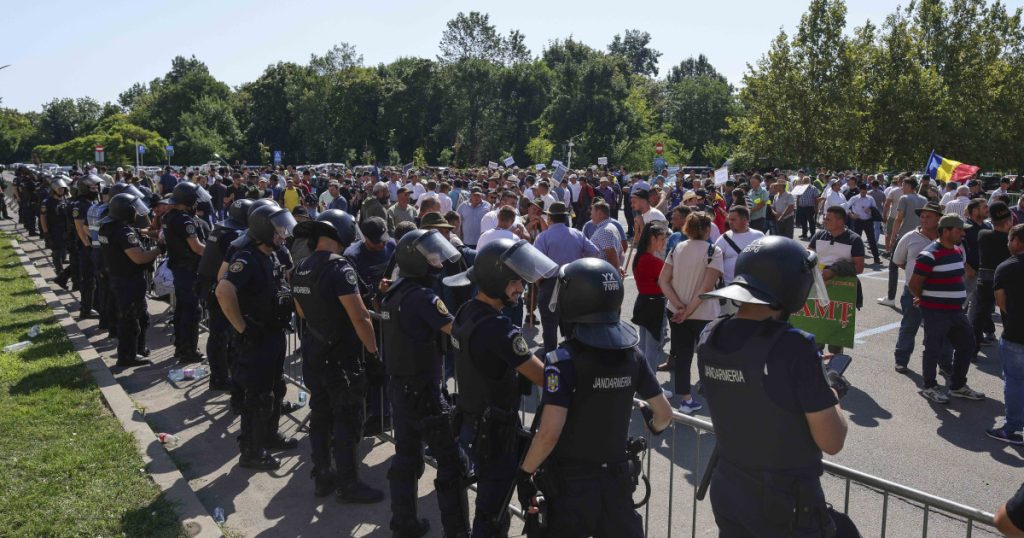 Protestul oierilor s-a mutat la Guvern după incidentele de la ANSVSA. Jandarmeria acuză că protestatarii blochează traficul