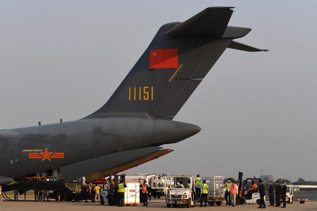 China se pregătește să trimită Iranului lansatoare cu care poate doborî avioane americane