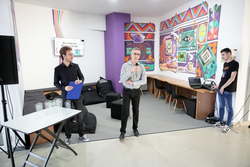 Facultatea de Automatică și Calculatoare și Liga AC au construit un model de colaborare în care feedbackul studenților nu rămâne într-un sertar, ci se transformă în măsuri concrete