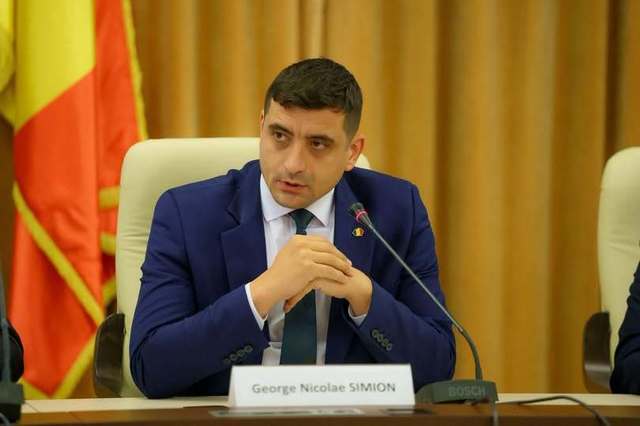 George Simion: Ce face USR-ul astăzi la Senat este noaptea minţii. AUR a votat pentru amendamentul la legea ANI, pentru că este normal. Oricine este incompatibil trebuie să meargă acasă