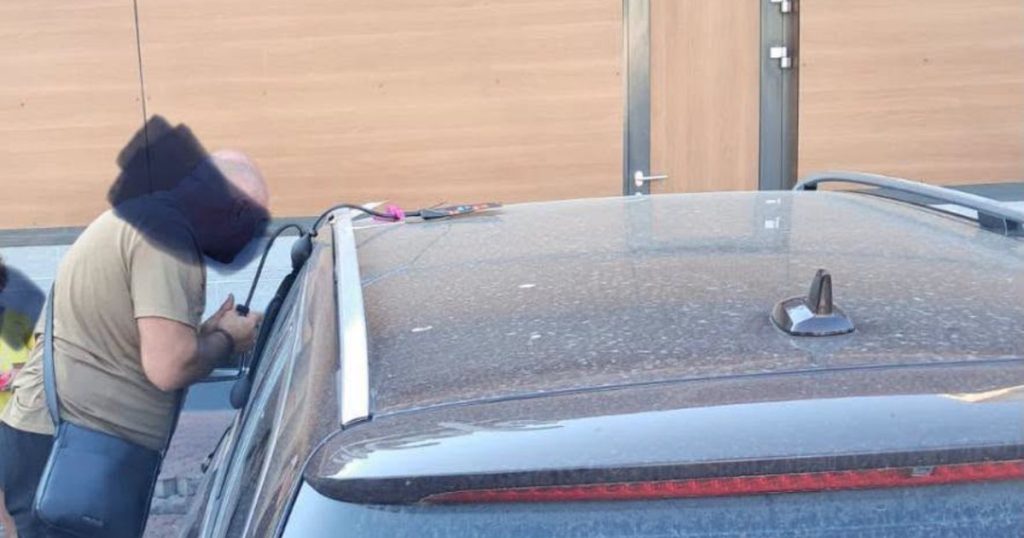 Momente de panică în Pitești: un sugar a rămas blocat într-o mașină din cauza unei defecțiuni