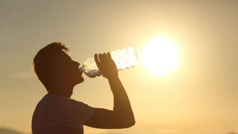 Botoșaniul intră sub cod galben de caniculă. ANM anunță nopți tropicale și disconfort termic accentuat