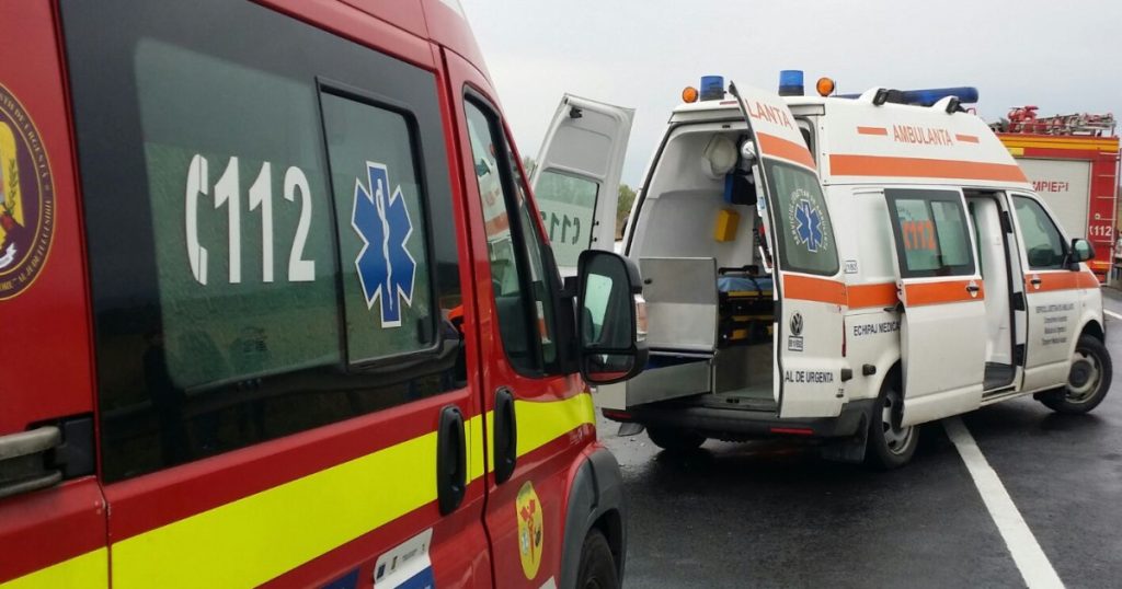 Planul Roşu de Intervenţie a fost activat în judeţul Argeş, după un accident rutier. Un microbuz a ieşit de pe șosea