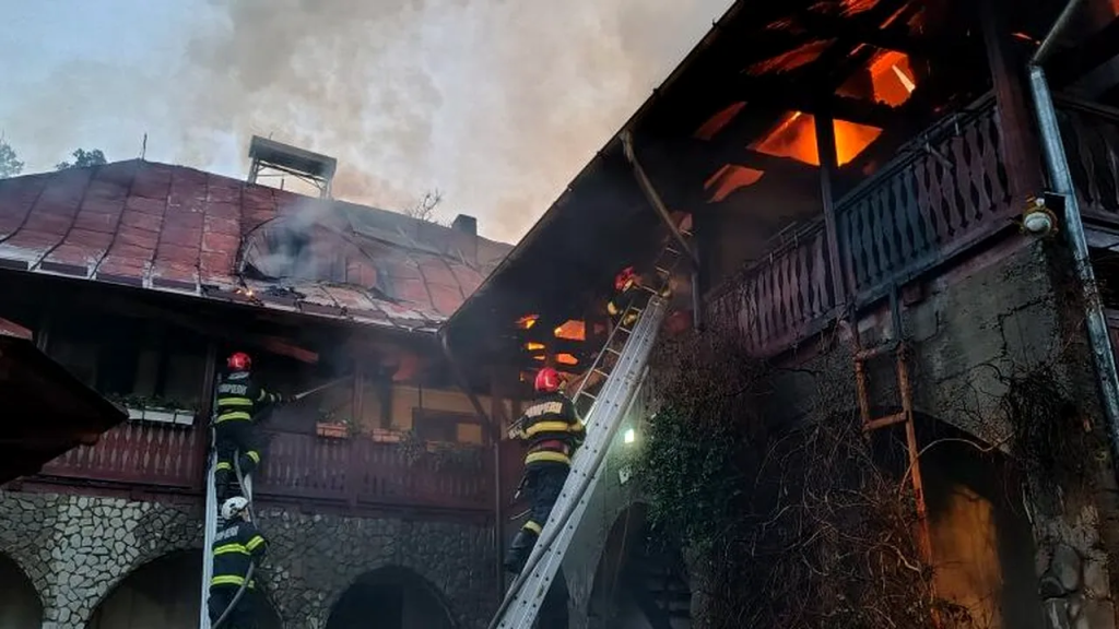 Incendiu puternic la Mănăstirea Bisericani din Neamț: O persoană a fost găsită fără viață. Tragedia vine la două săptămâni de la moartea Părintelui Stareț Serafim Mihali. BOR trebuie să analizeze incendiile din ce în ce mai dese