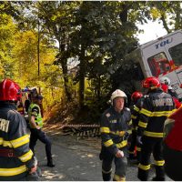 Accidentul de la Câmpulung. Microbuzul care transporta echipa secundă a clubului Dinamo era condus de un bărbat de 83 de ani. Un membru al staff-ului medical a murit, iar antrenorul Adrian Ropotan a fost rănit | GALERIE FOTO