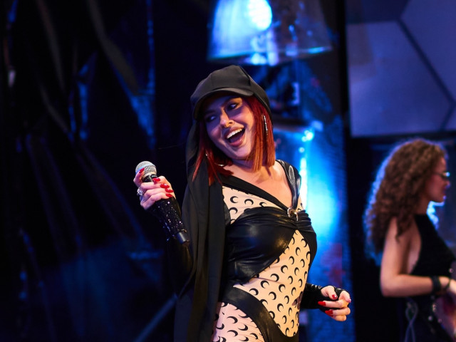 Val de reacții după ce Lidia Buble a urcat pe scenă într-o ținută provocatoare: „Costumația e vulgară și efectiv oribilă”