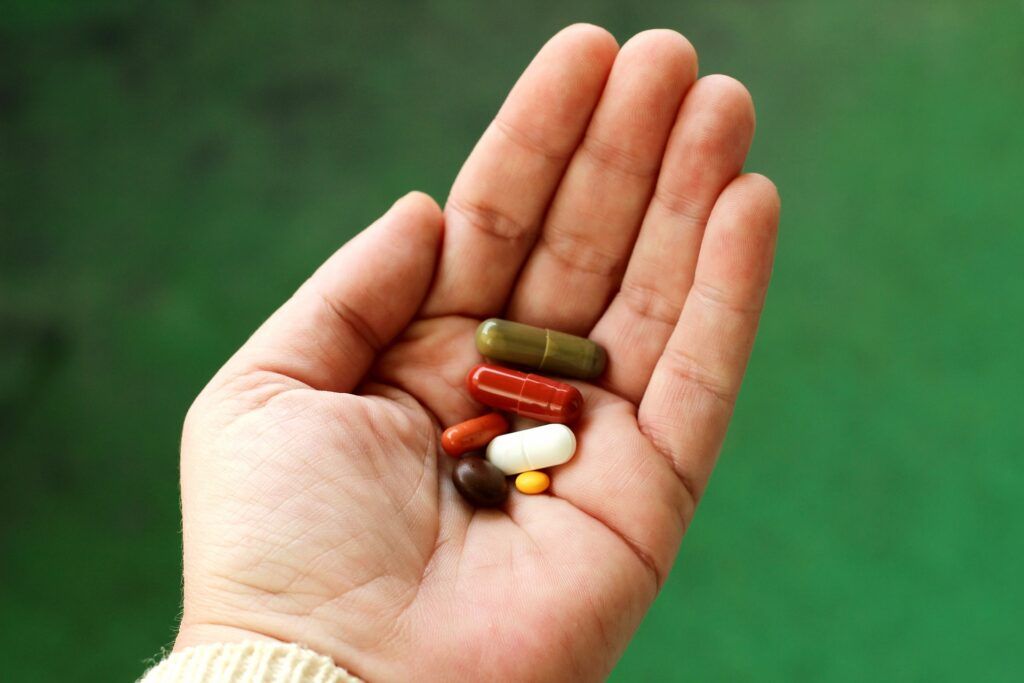 Adultii care depășesc acest număr de medicamente zilnic, au un risc de deces prematur cu aproape 40% mai mare
