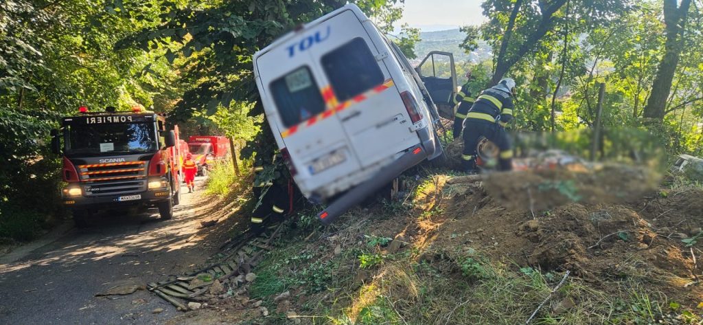 Șofer de 83 de ani, implicat în tragedia de la Câmpulung: un mort și 13 răniți