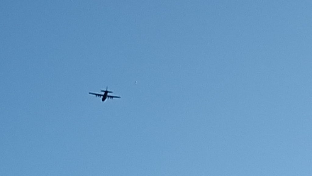 Avion militar în zbor de antrenament deasupra județelor Botoșani și Suceava – FOTO&VIDEO