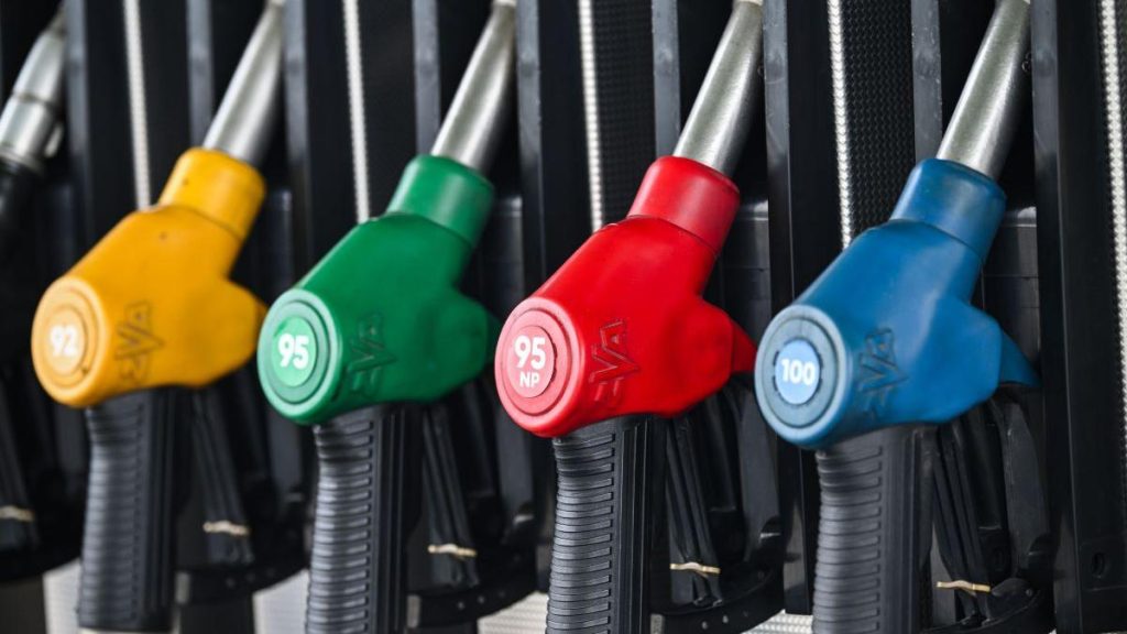 AEI: Majorările de preţ pe piaţa carburanţilor din România nu sunt dictate exclusiv de taxe sau de costurile internaţionale