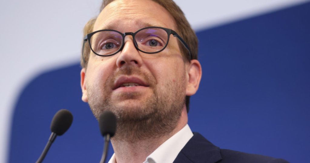 Cum comentează Dominic Fritz ipoteza că el și Siegfried Mureșan sunt spioni trimiși de Germania