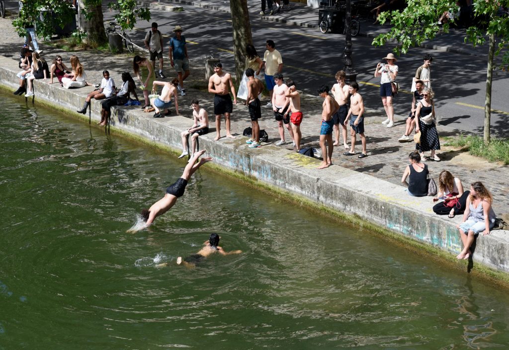 Cum reușesc italienii și spaniolii să suporte temperaturi de peste 40°C