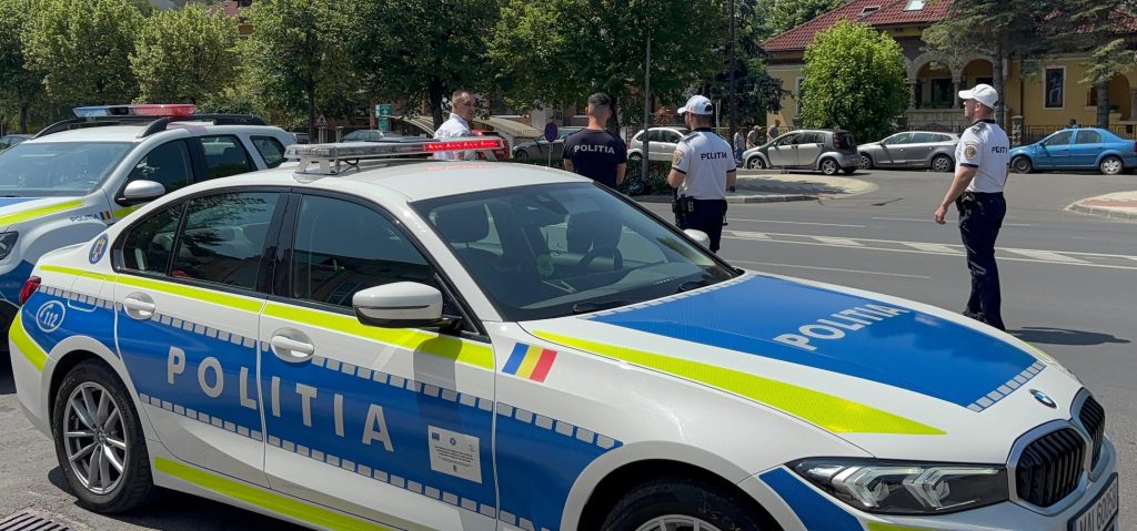 A furat peste 5.000 de euro din locuinta unui batran de 90 de ani. Politistii au prins-o in mai putin de 24 de ore