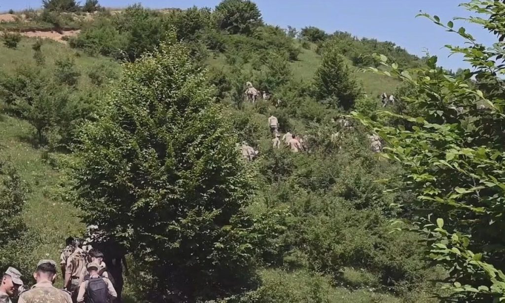 VIDEO: Cum se antrenează elevii militari de la Colegiul ”Mihai Viteazul” din Alba Iulia. Au participat la tabără de instruire