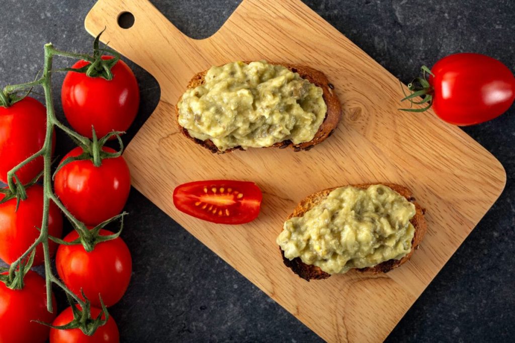 Ce să adaugi în salata de vinete ca să rămână deschisă la culoare. Ingredientul folosit de mulți bucătari