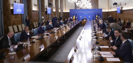 Guvernul acuză un conflict juridic și vrea să sesizeze CCR după ce instanța condusă de Lia Savonea a dat Executivul în judecată pentru drepturile magistraților