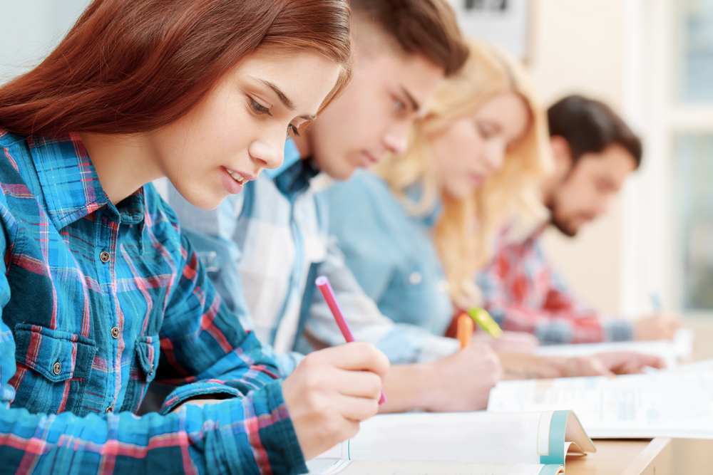 EXCLUSIV | Unde se formează excelența? Topul școlilor din Bacău cu cei mai mulți elevi de nota 9 și peste