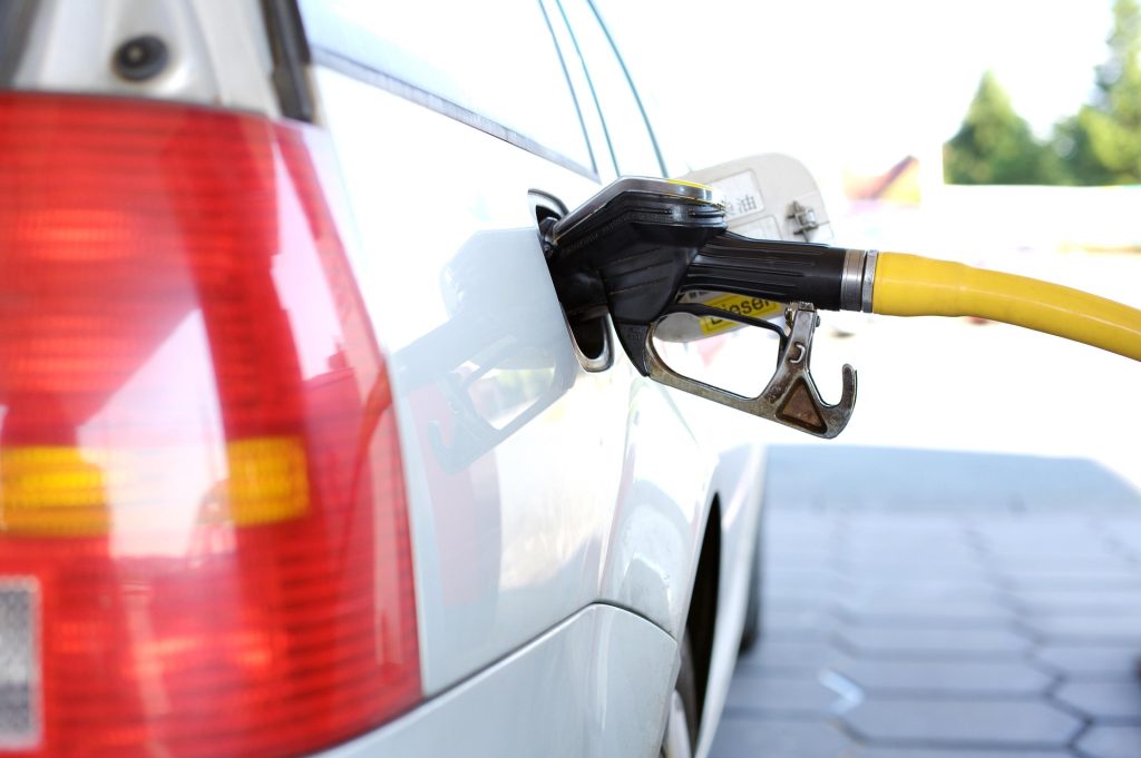 Ce se ascunde în spatele prețurilor la carburanți. Un expert vorbește despre o situație „uimitoare”