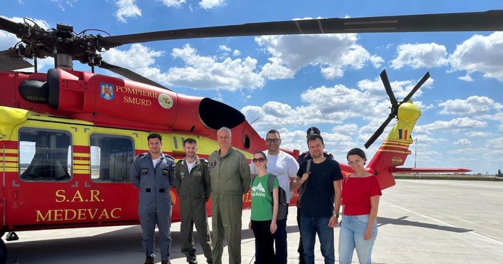 Cursă contracronometru pentru un transplant. Un elicopter Black Hawk a adus de urgență la București un ficat prelevat de la un donator în Oradea