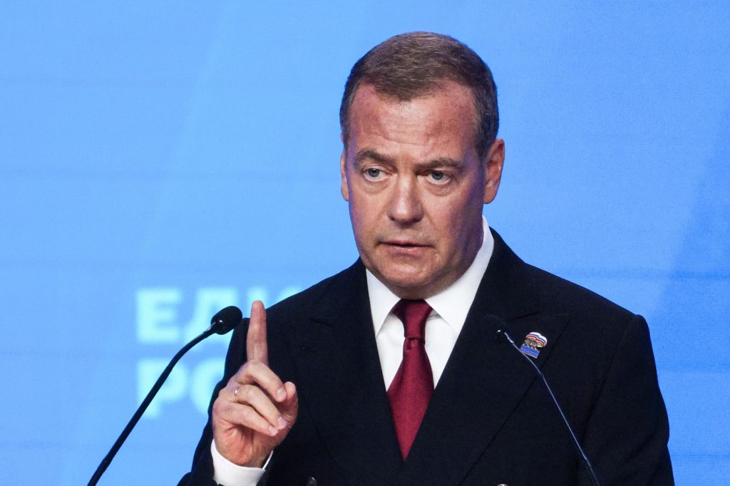 Dmitri Medvedev consideră ilegale toate sancţiunile împotriva Rusiei: „Nu sunt prevăzute nicăieri, nici în Carta ONU”