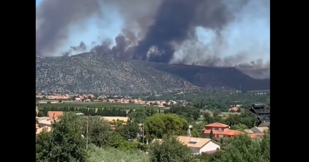 Un nou incendiu de vegetație face ravagii în sudul Franței. Aproape 1.000 de hectare au fost mistuite de flăcări
