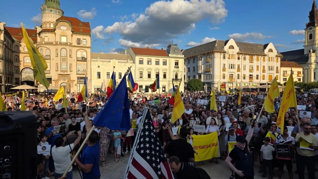 VIDEO Miting de amploare la Oradea pentru susținerea lui Viorel Pașca. Avocatul Răzvan Doseanu, prezent în Piața Unirii