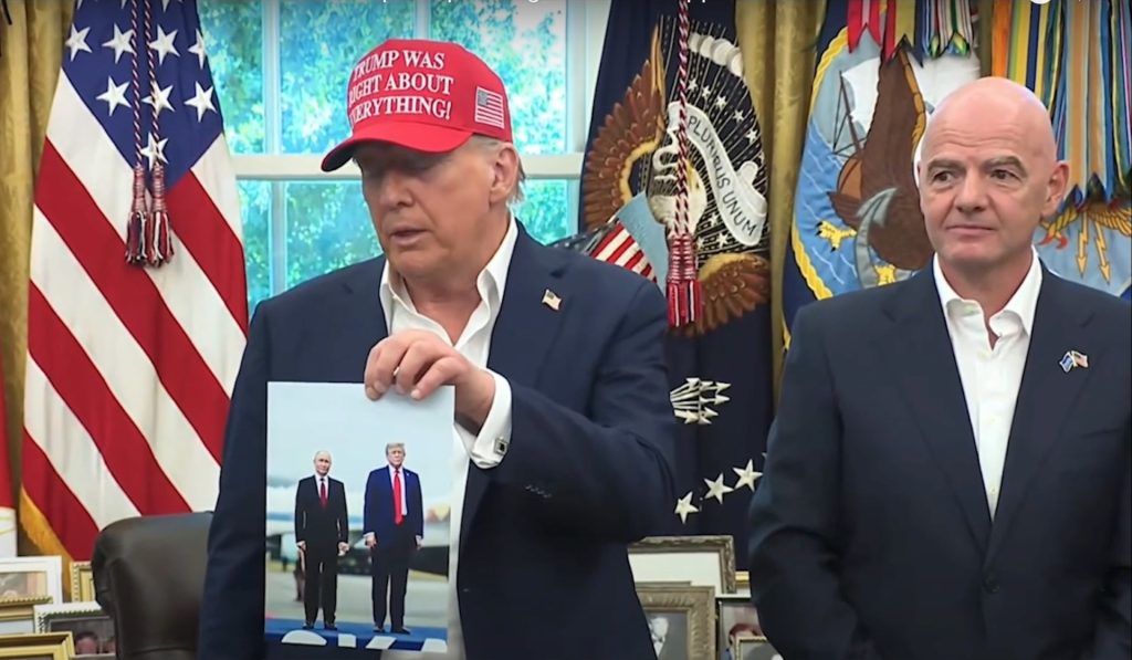 Trump mulțumește FIFA după ce cartonașul roșu acordat unui jucător american a fost anulat / ”Ați făcut ceea ce trebuie și ați inversat o mare nedreptate!”