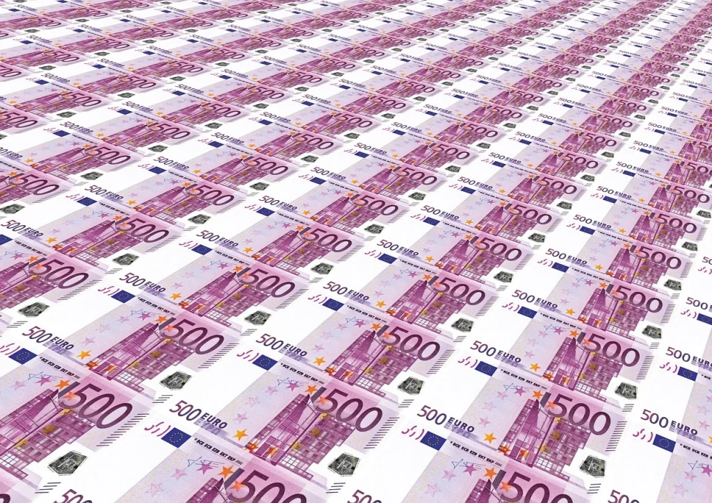 Presa din Grecia: România are cele mai mari dobânzi din UE, în condițiile unei inflații de peste 10% / ”Există un risc crescut de retrogradare la categoria „junk” dacă instabilitatea politică prelungită întârzie reformele”