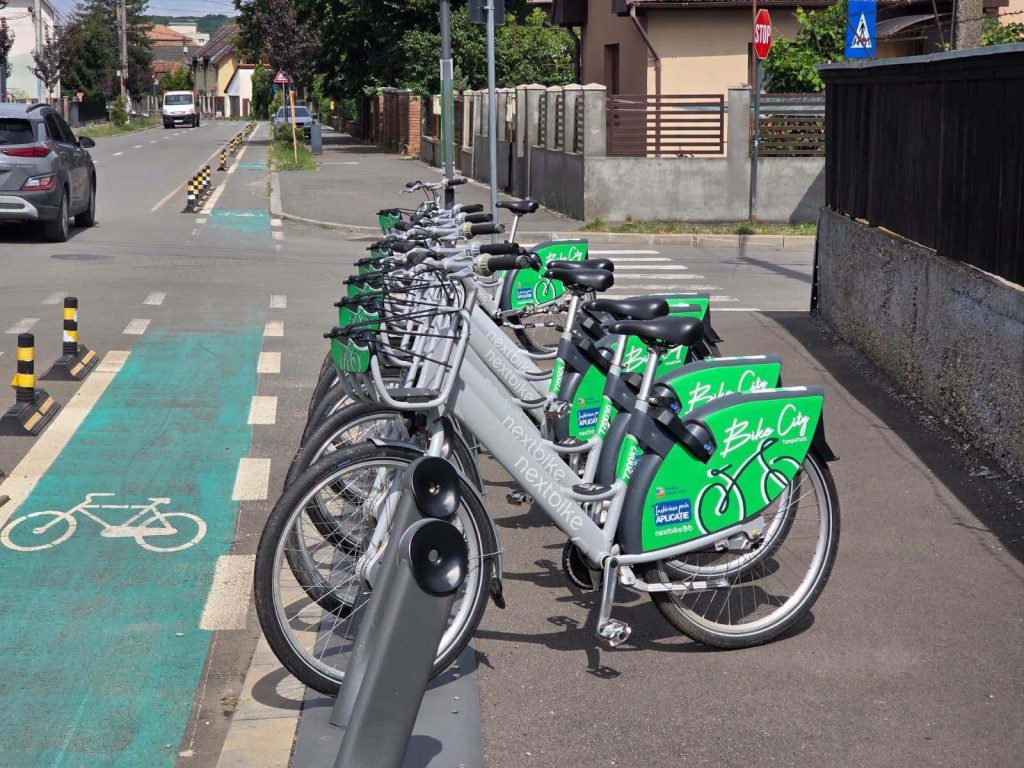 🚴🌿 Pedalăm spre un oraș mai verde! Sistemul de închiriere a bicicletelor este acum funcțional în Câmpia Turzii!