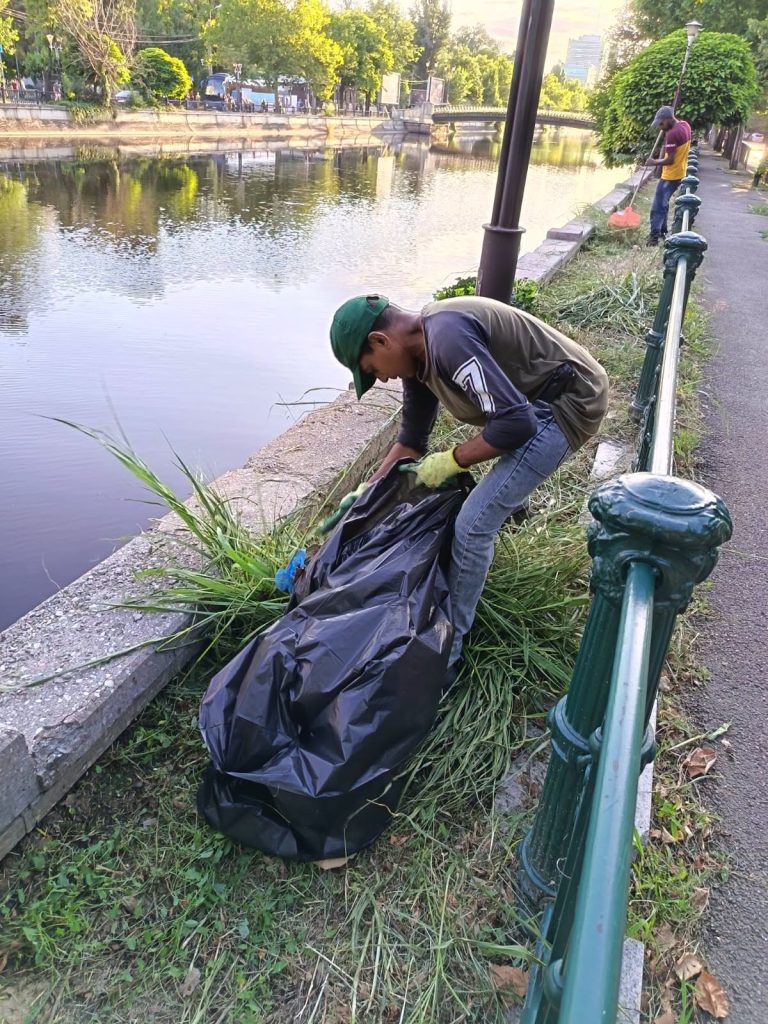 PMB îi invită pe bucureșteni să participe la o acțiune voluntară pentru curățarea Dâmboviței