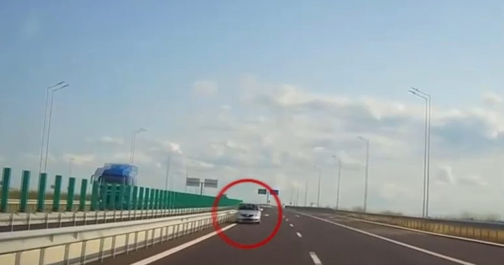 VIDEO Imagini virale cu un șofer care circulă pe contrasens pe A7. Bărbatul a fost identificat de polițiști