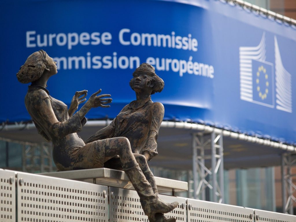 Comisia Europeană pregătește sancțiuni mai dure pentru giganții tech care nu protejează utilizatorii