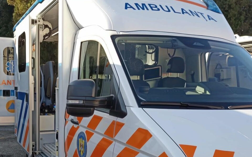 Accident în zona Piatra Craivii: Doi tineri din Alba Iulia au ajuns la spital, după ce s-au răsturnat cu un ATV