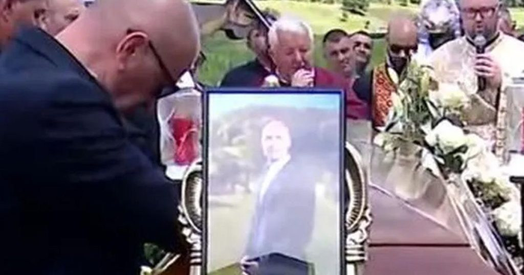 Gabi Mureșan, condus pe ultimul drum  Sute de oameni au fost prezenți la înmormântare.   Eugen Trică:  „România a pierdut un mare om, un campion”
