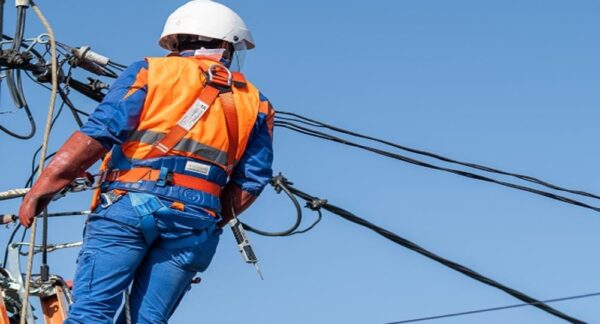 Se oprește curentul în mai multe localități din Olt. Distribuție Oltenia anunță lucrări în rețea/ Vezi dacă zona ta se află pe listă