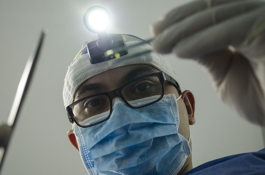 „Hotelul nu este cabinet medical!” / Stomatologii din Cluj sesizează Poliția după ce o clinică din Turcia a anunțat consultații într-un hotel din oraș