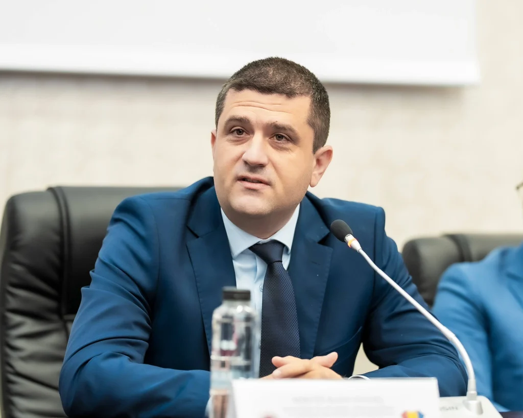 Radu Miruță: 86% dintre călători nu ar recomanda o călătorie cu trenul. Peste 1.000 de reclamații în doar o săptămână