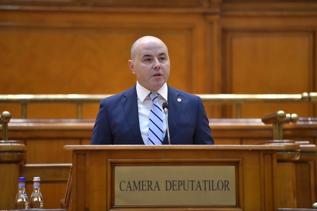 Alexandru Muraru (PNL): Grindeanu s-a uitat la sondaje şi a zis - ”Dacă românii nu mă vor, atunci dau foc ţării”. Este esenţial ca preşedintele României şi opinia publică să pună presiune pe aceşti şantajişti