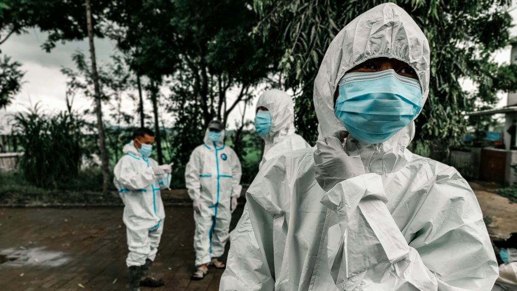 Al doilea cetățean american diagnosticat cu Ebola. Pacientul a fost transferat în Germania pentru tratament