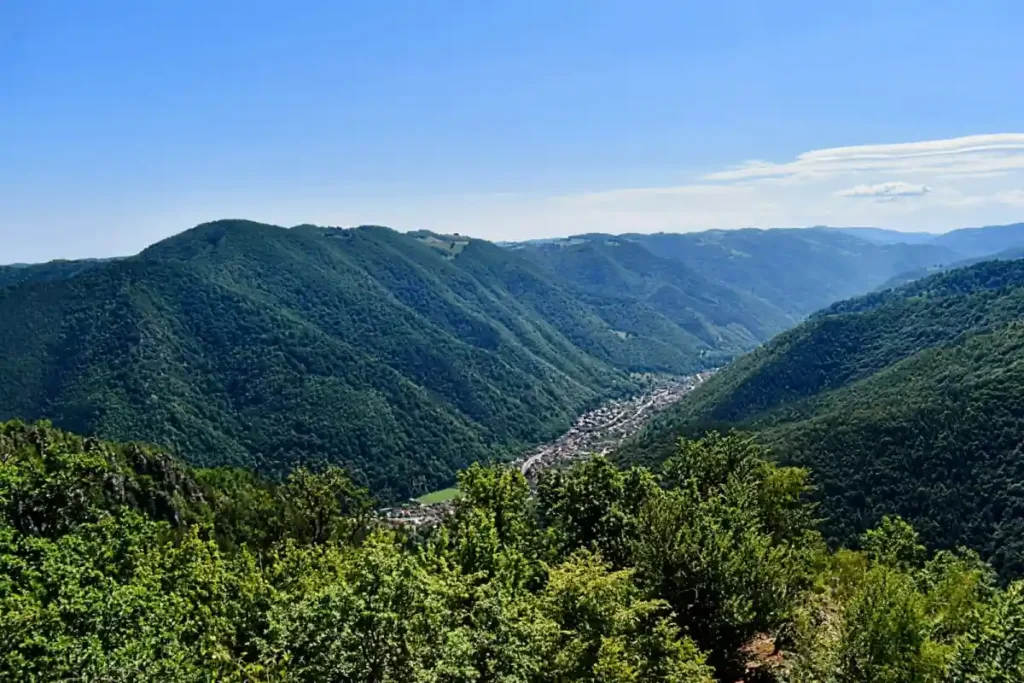 19 iulie 2026 | Deschiderea traseului turistic „Grota lui Turnilă” la Șugag: Punct de Belvedere la altitudinea de 900 metri, printre atracțiile de pe Valea Frumoasei, în Ținutul Legendelor