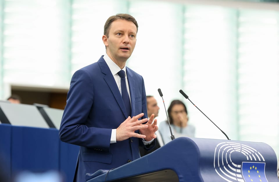 Europarlamentarul liberal Siegfried Mureșan: Alegerile anticipate, o soluție firească. Ar putea avea loc în toamna acestui an
