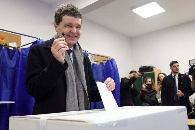 Nicuşor Dan, întrebat dacă va declanşa alegeri anticipate: Nu exclud, dar nu este ceva ce îmi doresc / Este foarte puţin probabil în momentul ăsta