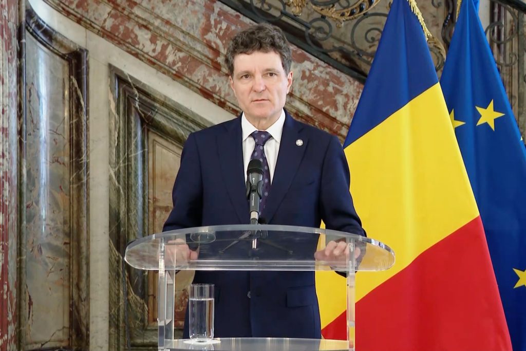 Nicușor Dan face în scurt timp declarații de presă de la Paris. Ce va spune despre rezolvarea crizei politice