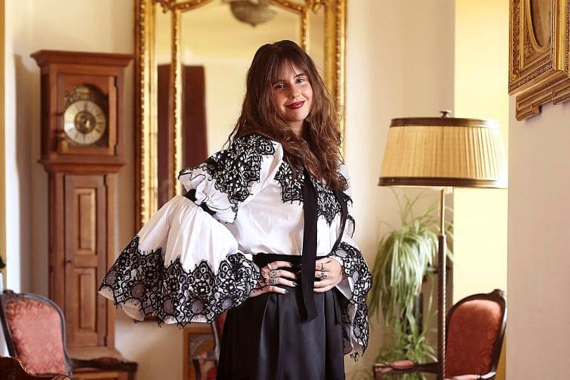 Iarina Fărcaș, șefă de promoție la Colegiul Național de Artă din Târgu Mureș: „Nu vă înfrânați niciun vis”