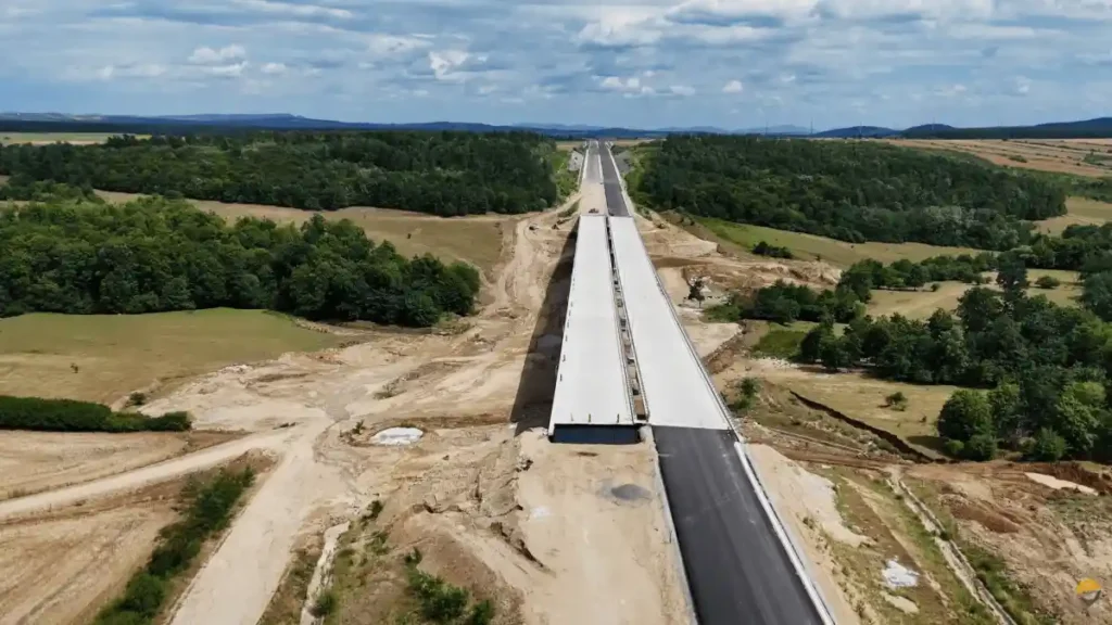 Inaugurarea unui tronson de pe Autostrada Transilvania, reprogramată pentru sfârșitul lui septembrie 2026: Detalii despre „punctele critice rămase”