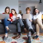 Salariul îi atrage, cariera îi motivează: Generația Z este pregătită să plece în masă către un nou loc de muncă