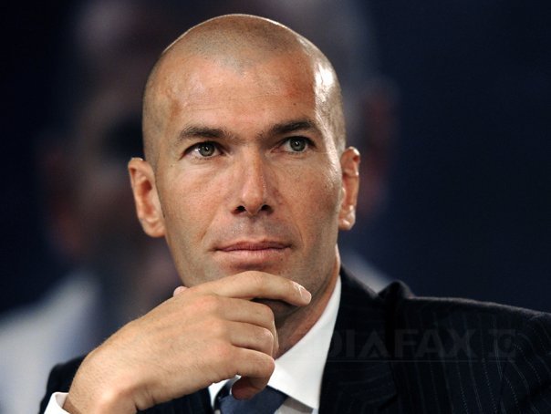 Zinedine Zidane se întoarce la prima dragoste / Va prelua naționala Franței și îl va antrena pe Mbappé